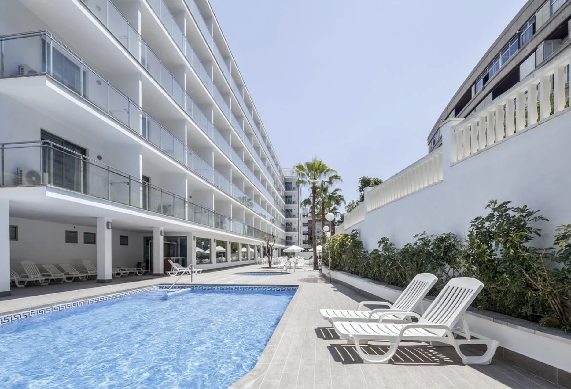 Gorący wypoczynek w słonecznej Hiszpanii 🇪🇸🌞🏖️Wczasy w 4* hotelu z wyżywieniem za 2339 PLN 🌴✈️
