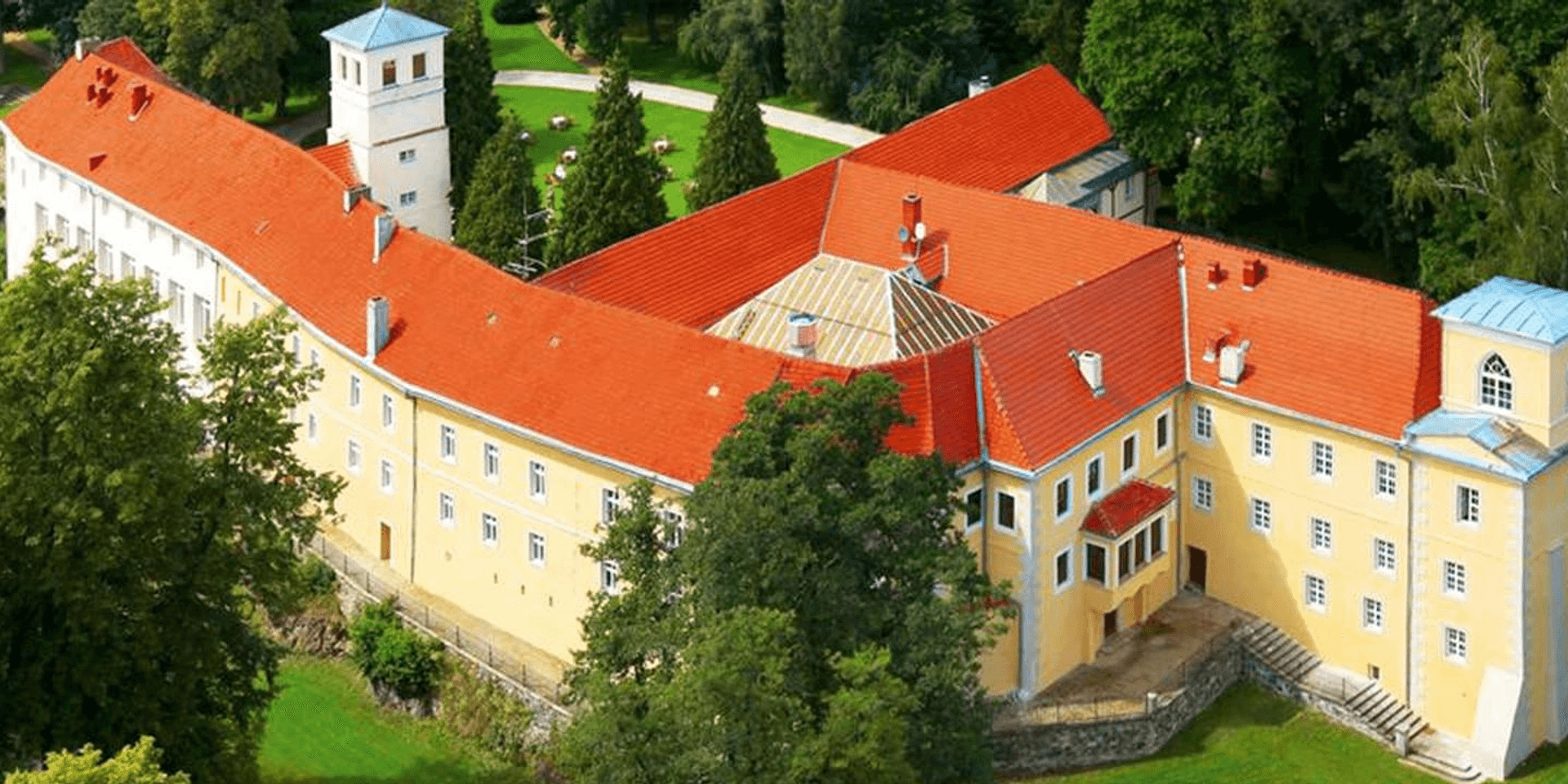 🏰 Królewski relaks w 4* zamku u stóp Sudetów 🌄 Spa i koncerty w pakiecie 🎻