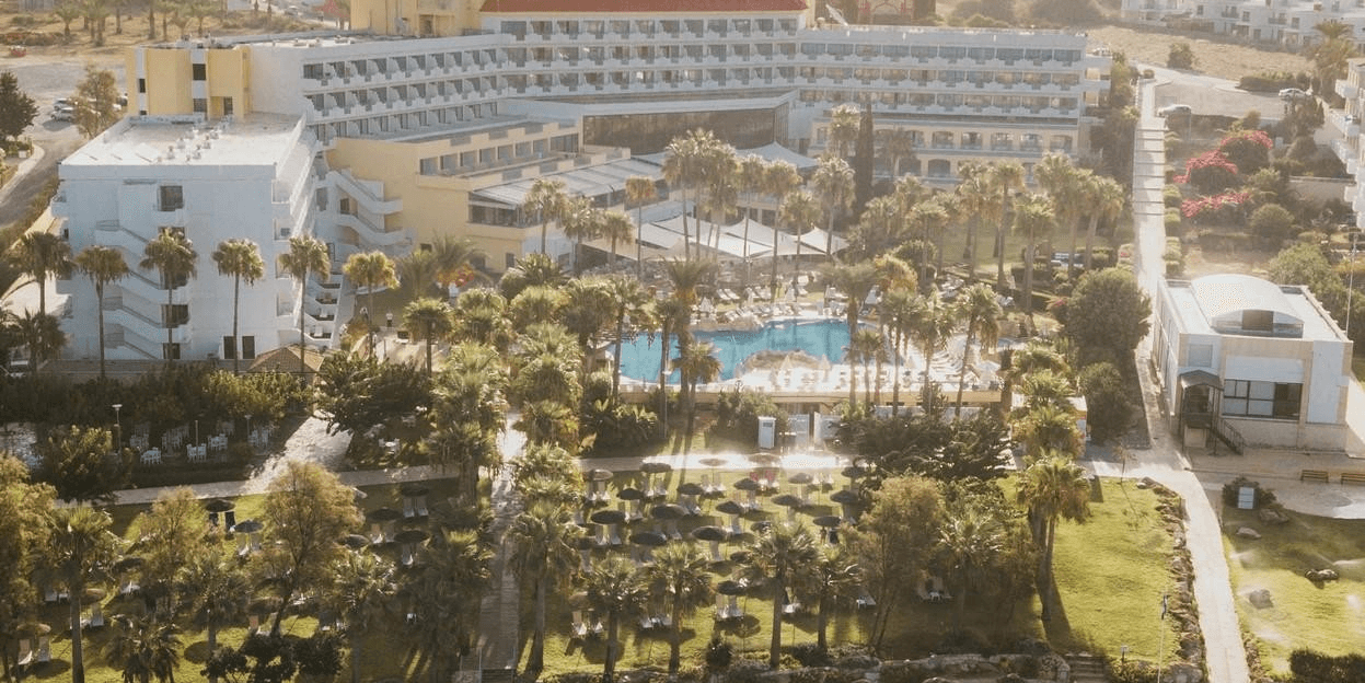 Cypr dla dorosłych 🏝️ 4* hotel nad samym morzem z all inclusive za 2279 PLN