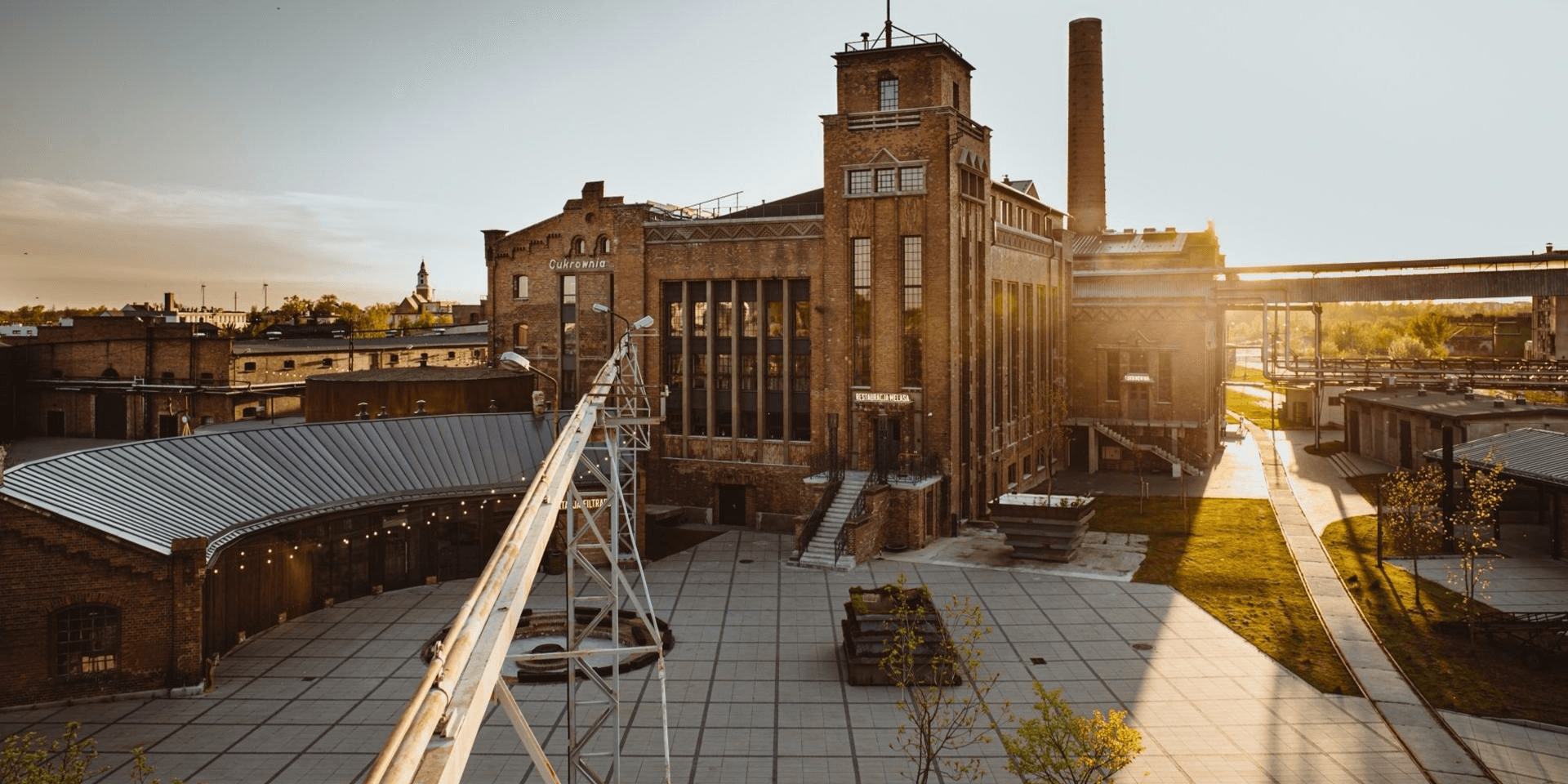 🏭 Industrialny relaks w XIX-wiecznej cukrowni 🏊‍♂️ Rodzinny urlop 🌞