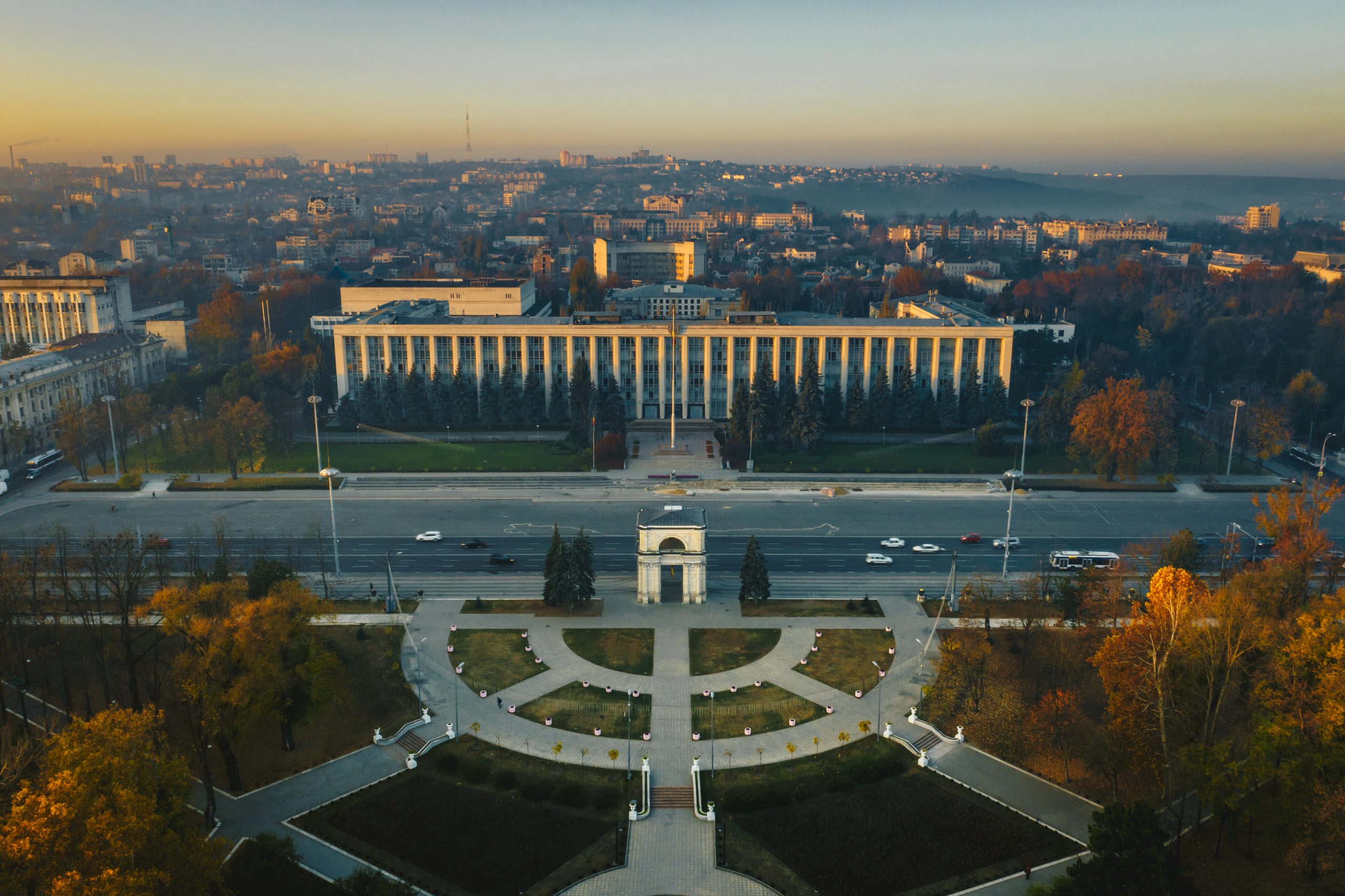 Odkryj stolicę Mołdawii za 448 PLN 🇲🇩 Loty i 4* hotel w Kiszyniowie ✈️✨