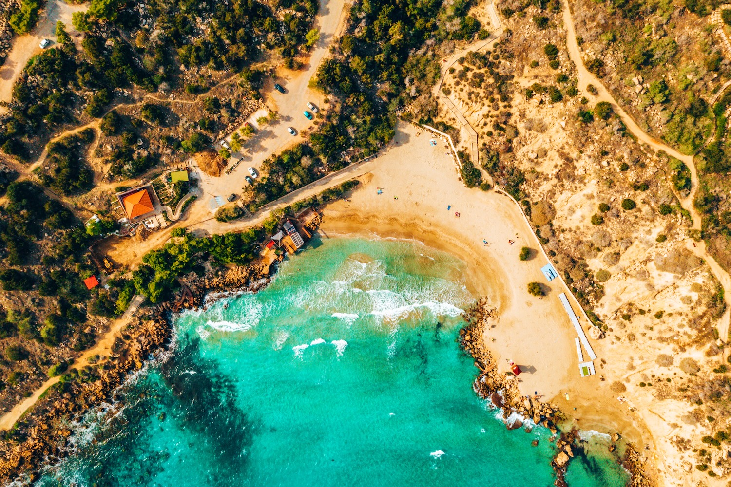 Słońce, tanie loty i pełny relaks 🏖️✨ Zjawiskowy Cypr od 176 PLN ✈️😍