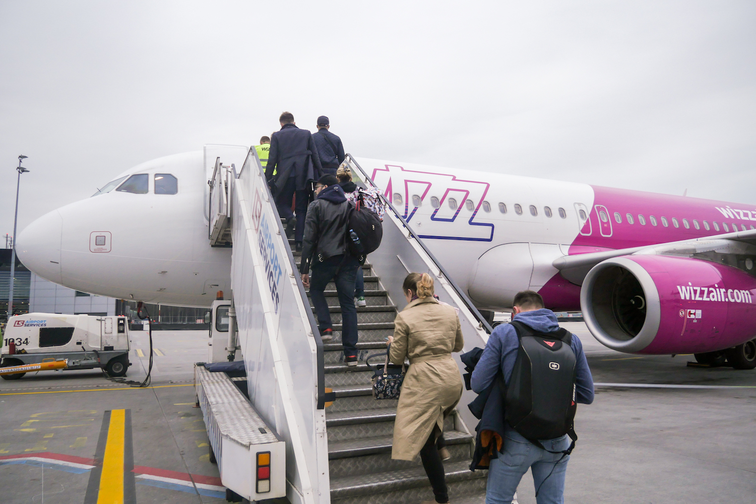 Wizz Air znów kasuje loty i usuwa trasy z Polski. Jedna miała być hitem na tani city break, a znika po pół roku