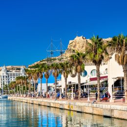 Kilka dni pod palmami 🇪🇸🌴 Przedłużony weekend w słonecznym Alicante za 649 PLN 😎