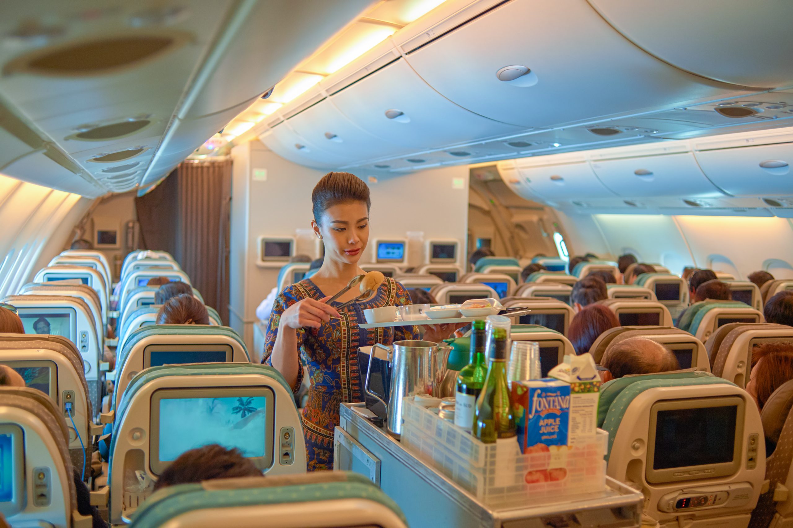 Kupił najdroższy bilet, żeby okradać pasażerów z klasy biznes. „To działanie zorganizowanej grupy”