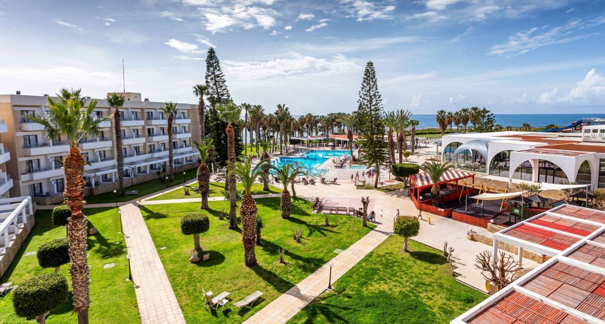 Cypr w zimowym słońcu 🏝️ 4* hotel nad brzegiem morza z all inclusive za 2564 PLN