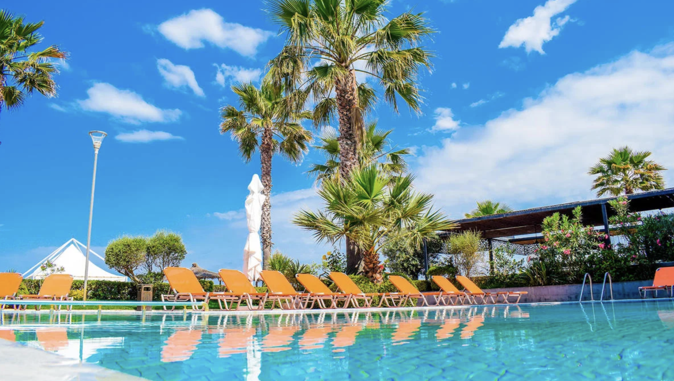 Czerwiec na Bałkanach 😍 Tydzień w 4* hotelu z all Inclusive przy samej plaży w Albanii za 2609 PLN ✨😎