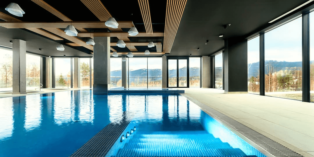 Górski raj w Szklarskiej Porębie 🏔️ Relaks w hotelu Happy Valley Resort z widokiem na Karkonosze 🏊‍♂️