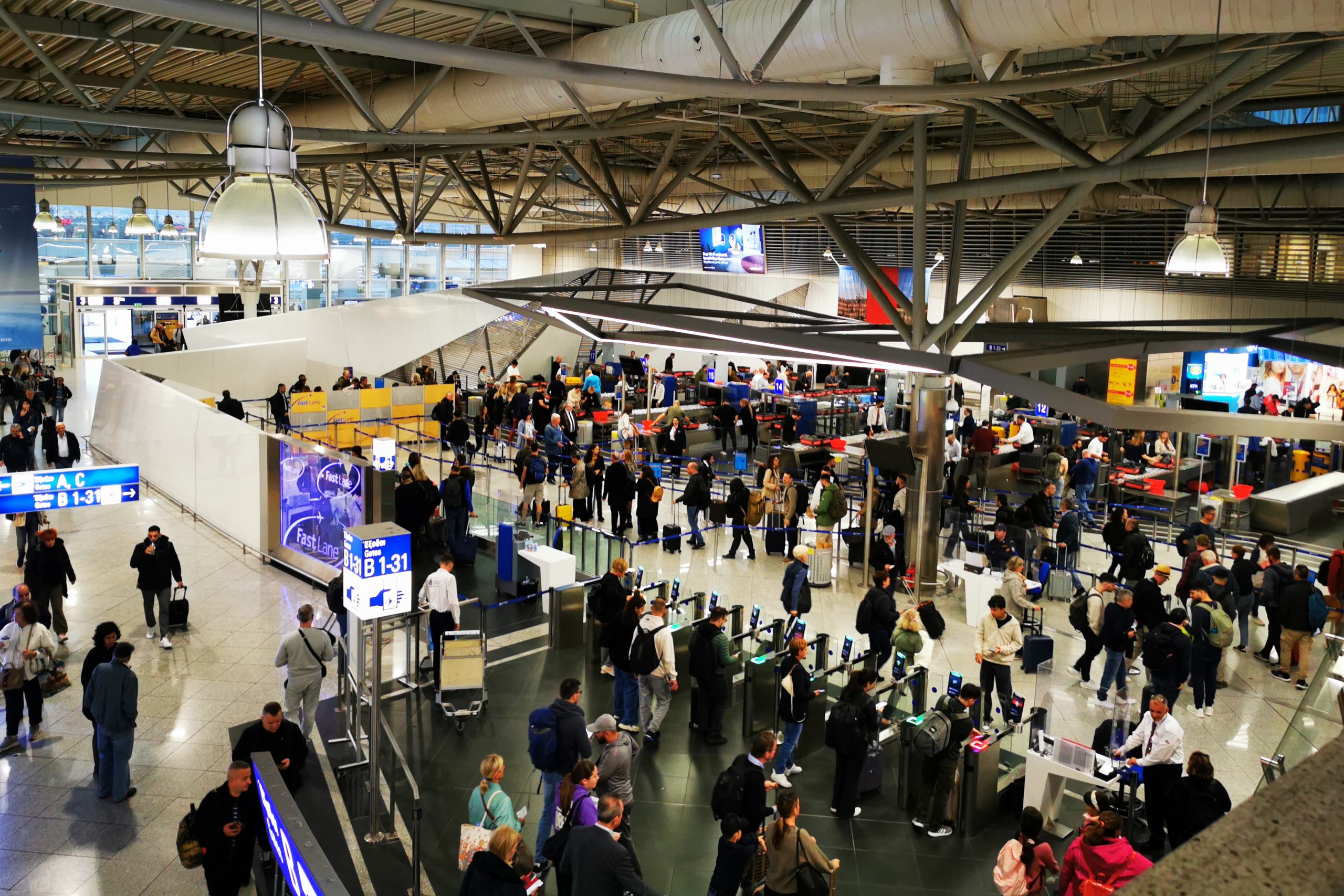 Chaos na 14 greckich lotniskach. Wszystkie loty zawieszone do odwołania