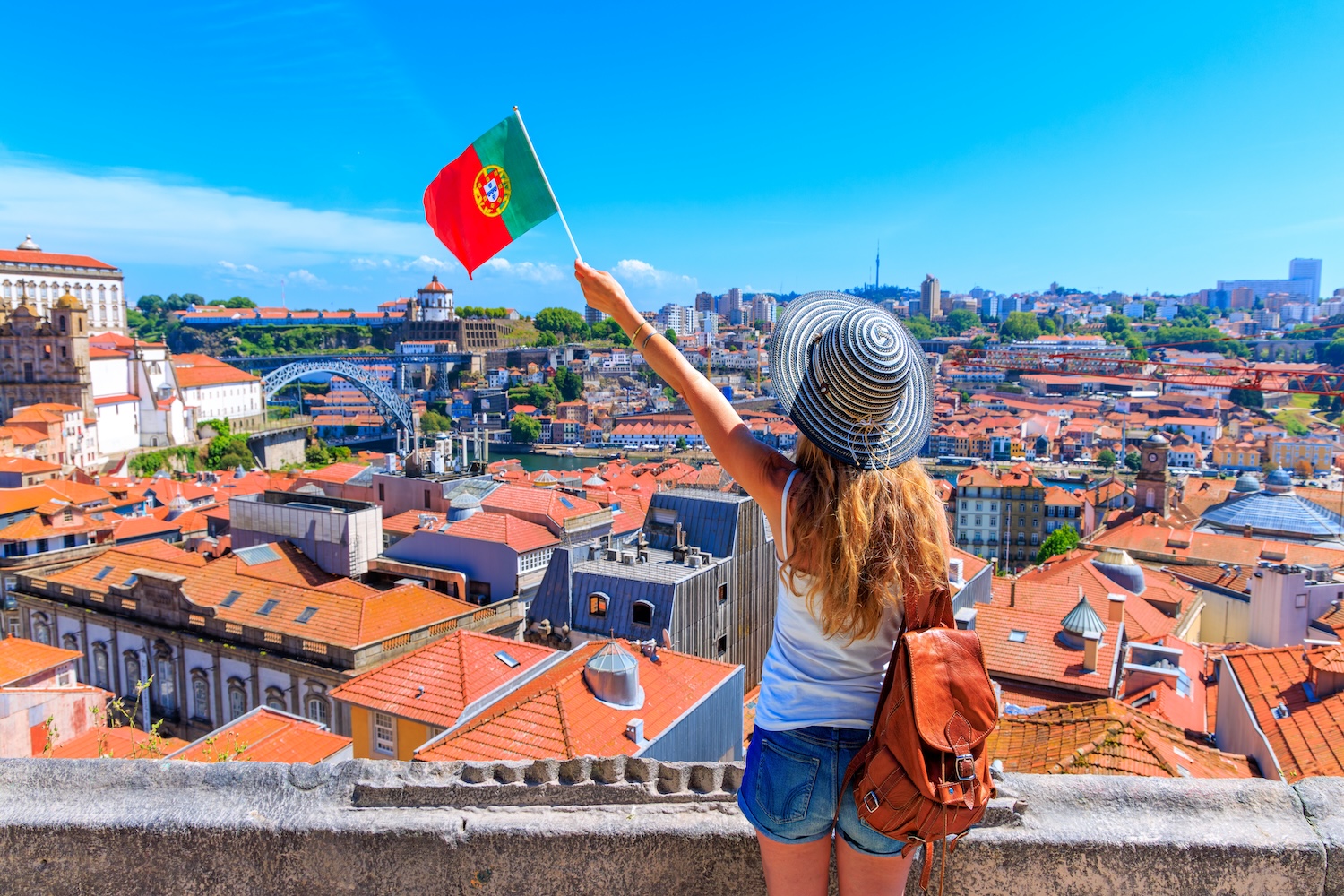 Dzień Kobiet w klimatycznym Porto 🇵🇹 ☀️ Loty i hotel w sercu miasta na przedłużony weekend za 829 PLN 🍷😍