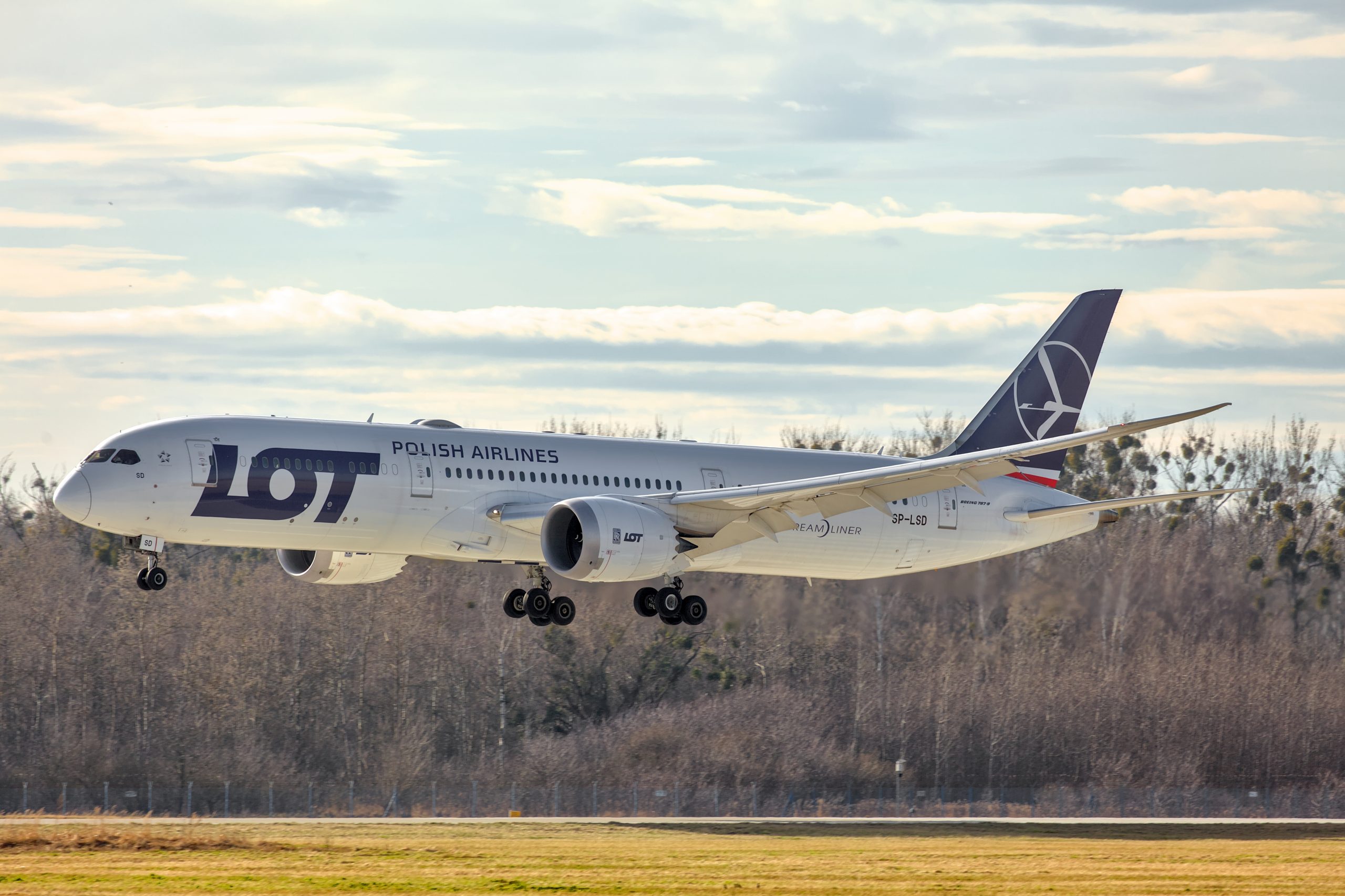 Kolejna awaria Dreamlinera LOT. Leciał na Dominikanę, tuż po starcie musiał zawrócić do Warszawy!