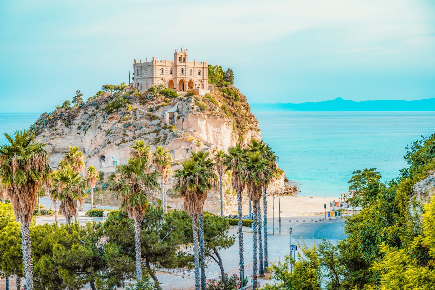 Kalabria wiosną ☀️🏖️ Okołoweekendowa wycieczka za 809 PLN (loty + hotel ze śniadaniami) 🍕☕