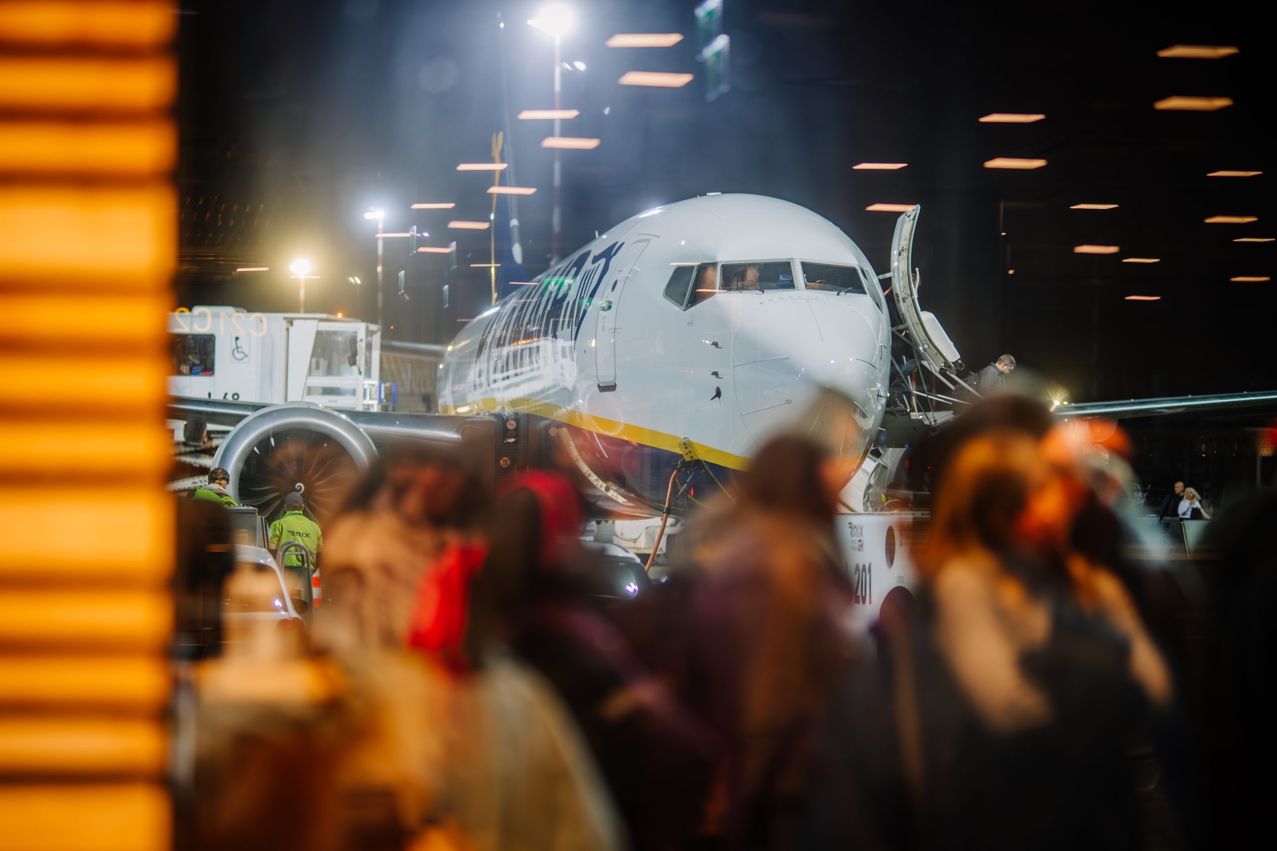 Brutalne pobicie podczas pomiaru bagażu. Pracownik Ryanaira zalał się krwią i stracił zęby