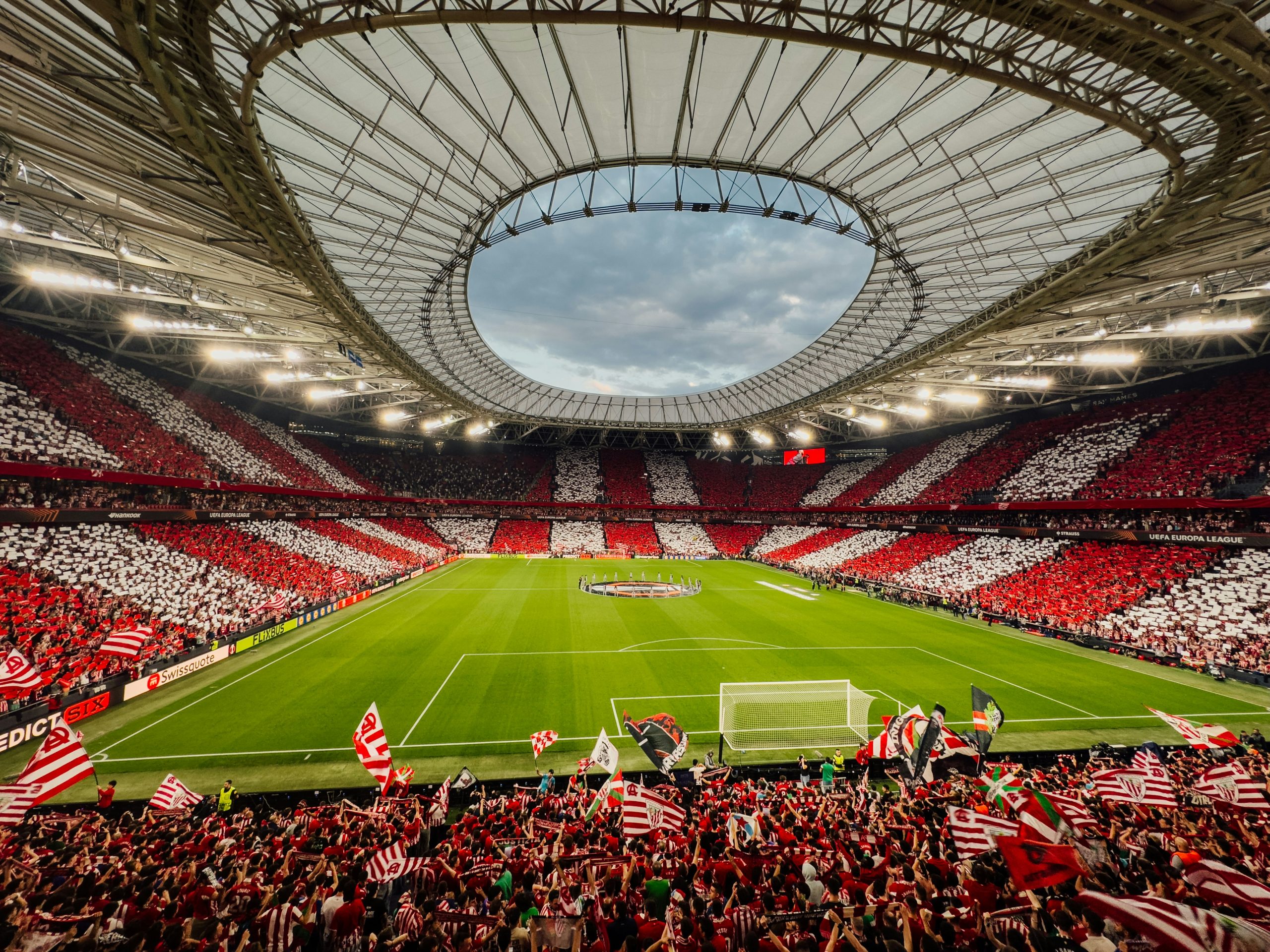 La Liga: bilet na Athletic Bilbao-Osasuna + loty z Warszawy i 2 noce w hotelu za 1187 PLN 😎🤭