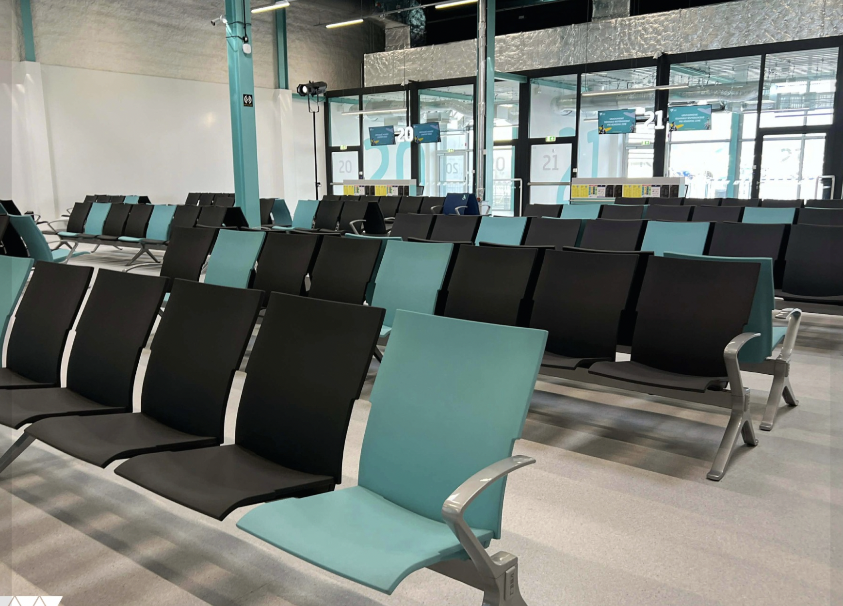 W końcu mniejszy tłok na najbardziej zapchanym lotnisku w Polsce! Terminal Wspierający oficjalnie otwarty