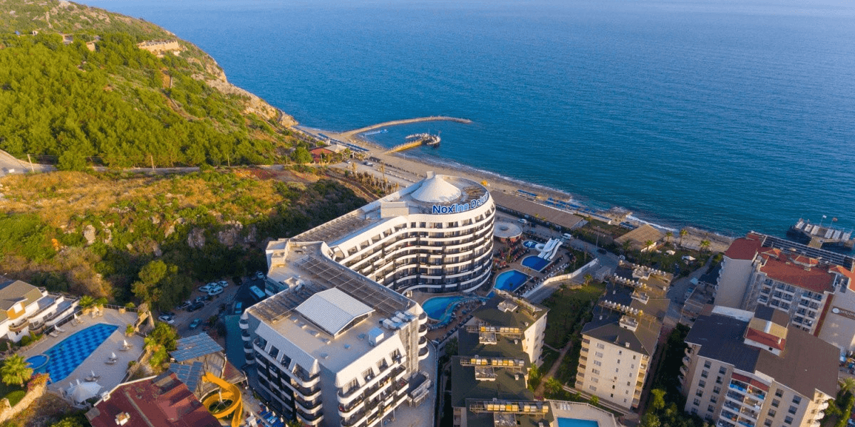 Ultra all inclusive w 5* hotelu tuż przy plaży w Alanyi 🌊🍹 Tygodniowy relaks w Turcji za 2170 PLN 😍