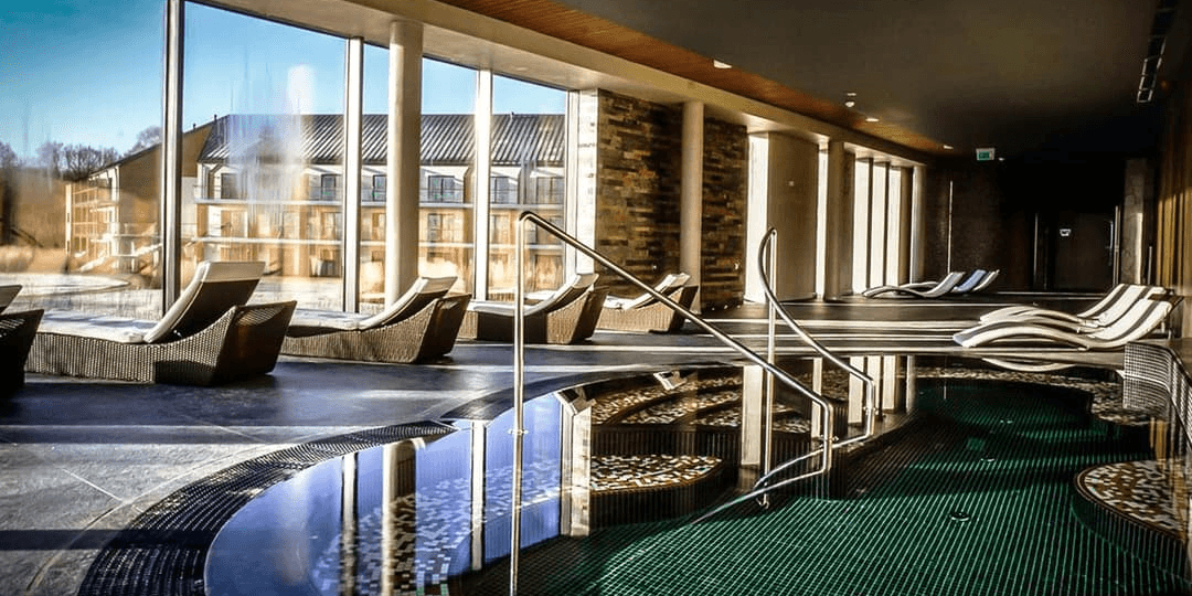 Luksus nad Jeziorem Wulpińskim 🌊 5* hotel na półwyspie Warmii 🏨✨