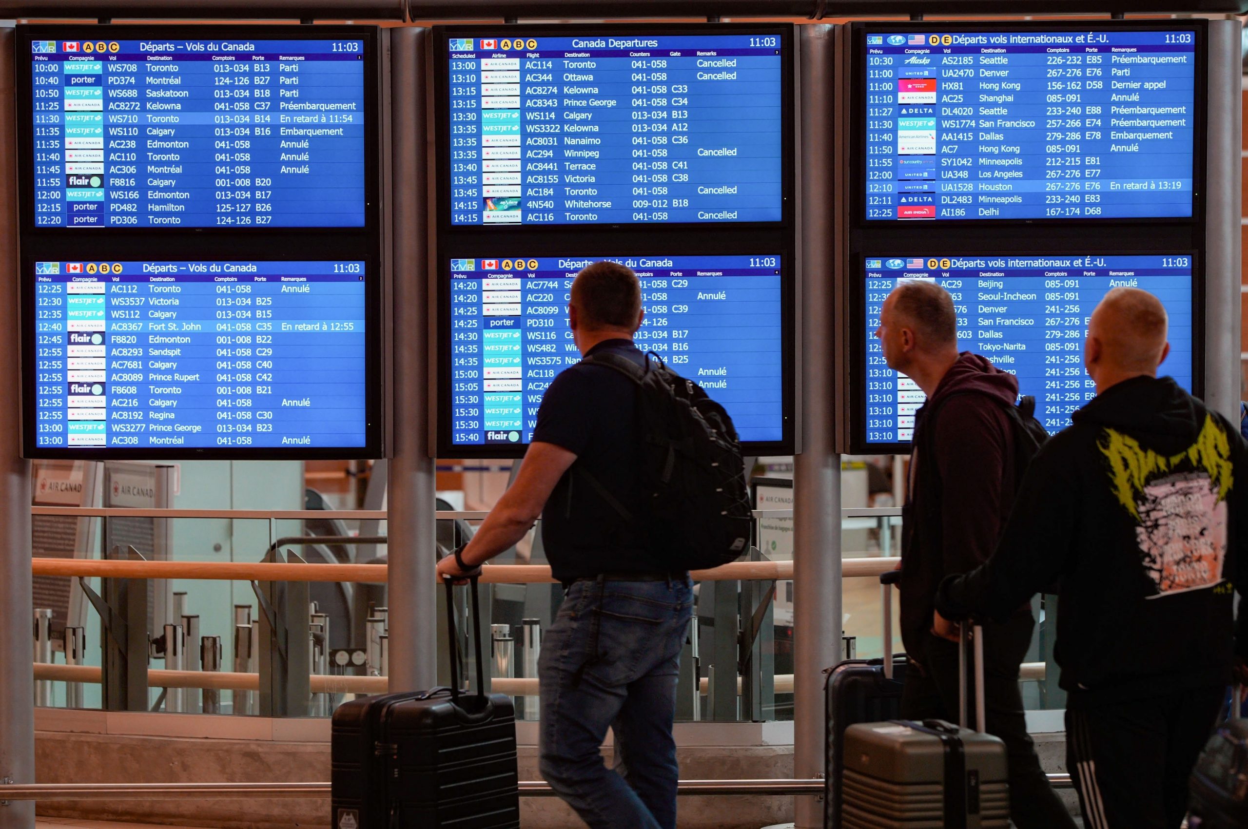 Prawie 1000 odwołanych lotów i 90 tys. pasażerów na lodzie! „Czarny piątek” sparaliżował lotniska, a skasowanych lotów będzie znacznie więcej