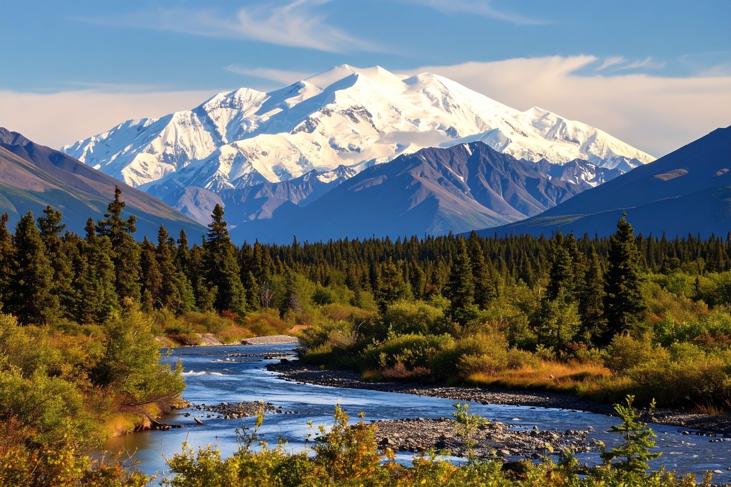 Górskie panoramy i natura w wersji PREMIUM ✨🏔️ Loty na Alaskę z 3 miast od 2393 PLN 😱🌊