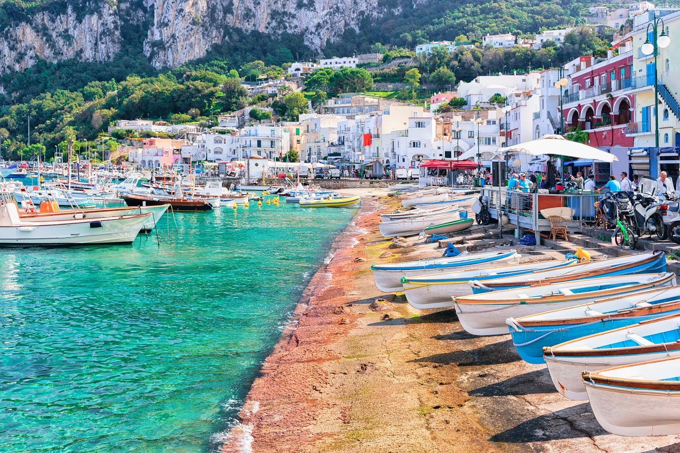 Bella Italia 🇮🇹😍 Capri i Neapol w wakacyjnym szczycie sezonu za 594 PLN (✈️+⛴️)