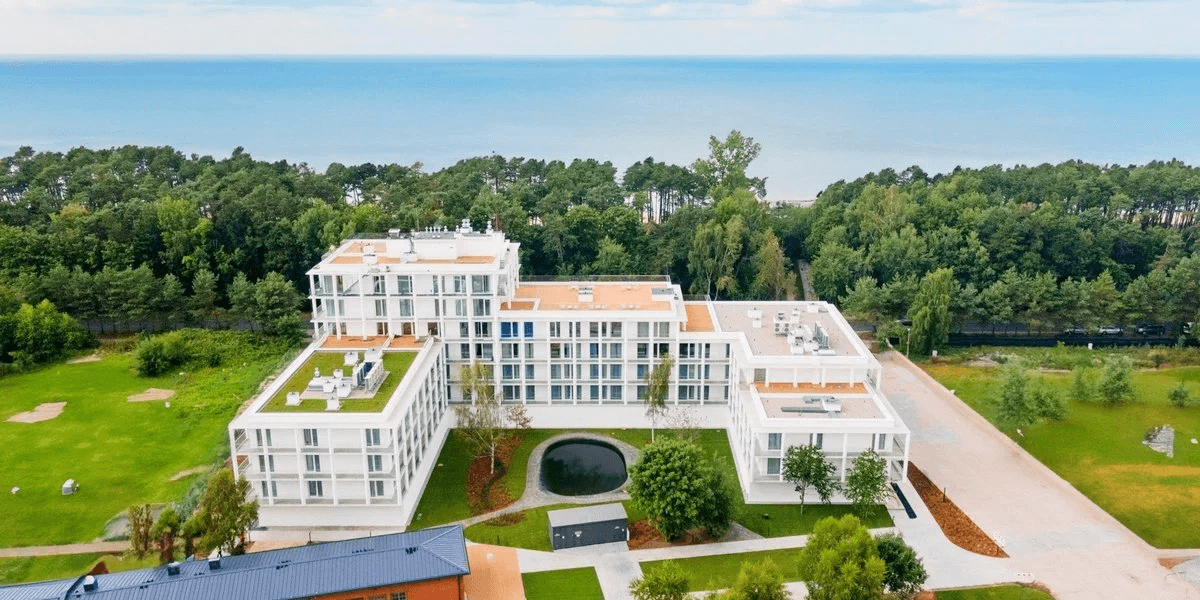 Mielno ☀️ Pobyt nad Bałtykiem w historycznym kompleksie ⚓ Śniadania i obiadokolacje w cenie