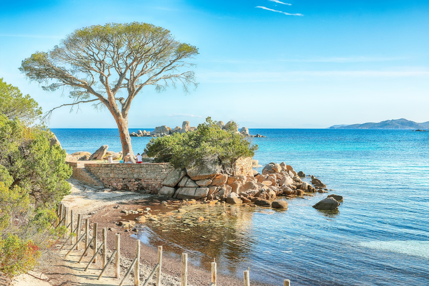Morze, góry i dwa oblicza Francji na wakacje 🌊⛰️ Lazurowe Wybrzeże i Korsyka za 521 PLN ✈️+⛴️+🥰