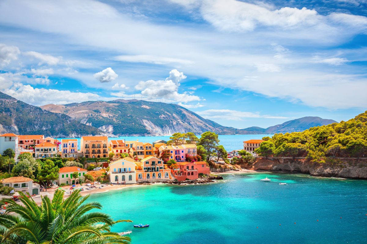 Grecka wyspa Kefalinia w wakacje za 2514 PLN 🇬🇷🌿 Loty + 4* hotel z wyżywieniem 🍽️🏖️