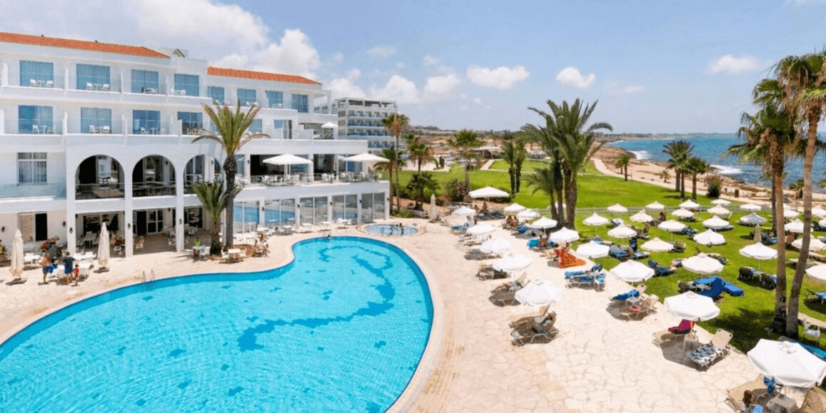 Cypr tuż przy plaży 🌊☀️ 7 nocy w 4⭐️ hotelu w Pafos za 2187 PLN 💦👙