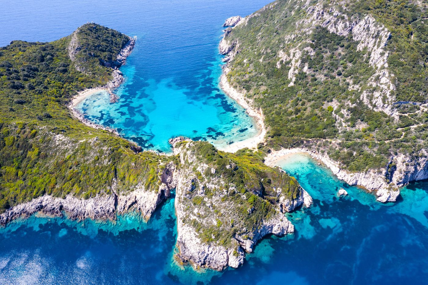 Grecka wyspa Korfu na wakacje od 1433 PLN ☀️🏖️ Loty z 2 miast + tygodniowe noclegi 🌿🇬🇷