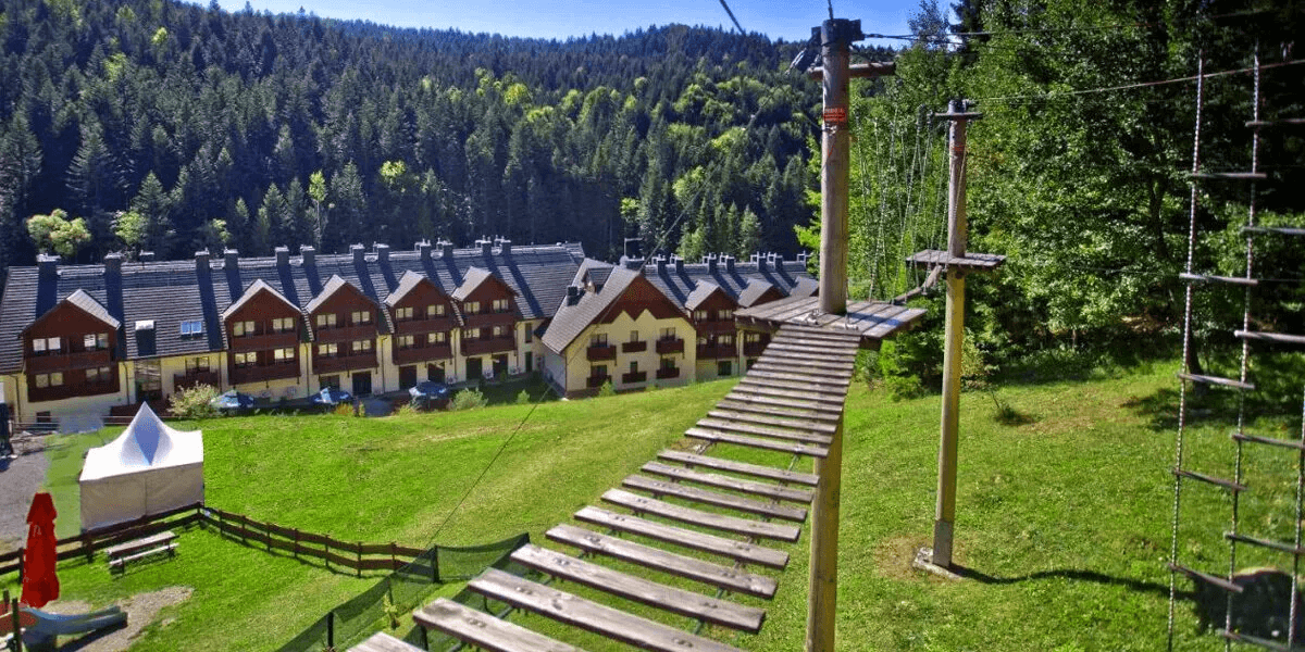 Narty, strefa spa i Beskidy 🏔️ Rodzinny wypoczynek w hotelu przy stoku ⛷️🧖