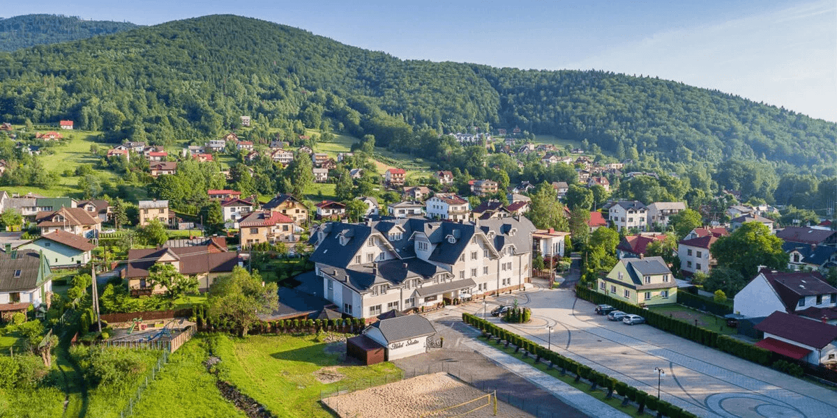 Szczyrk z basenem i spa w cenie 🏔️ Hotel przy deptaku od 349 PLN