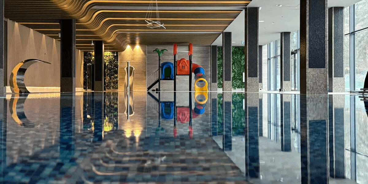 Mazury z widokiem na jezioro Bełdany 🌊 4* hotel z animacjami i strefą spa 🧖