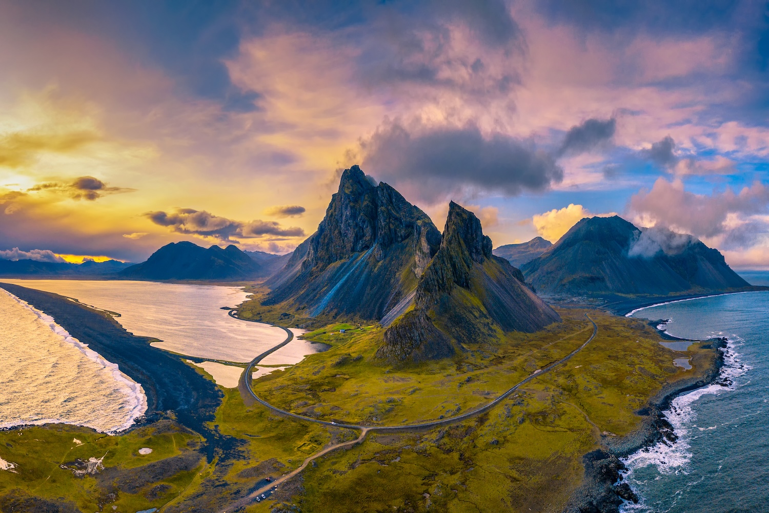 Tam, gdzie ocean spotyka się z lawą 🌊 🌋 Islandia za 1347 PLN 🤩 Loty i hotel ze śniadaniami 🥰
