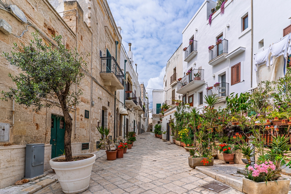 Wycieczka do włoskiej Apulii 🇮🇹👌🏻 Loty do Bari i noclegi w Polignano a Mare za 607 PLN 🍦