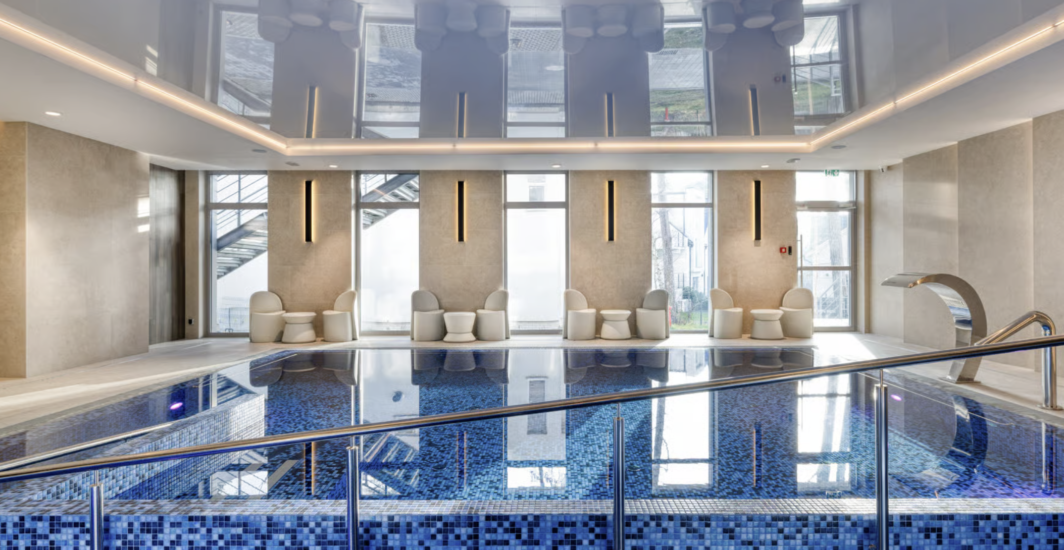 Dziwnówek tuż przy plaży 🌊 Nowoczesny resort z basenem i strefą spa, zaledwie kilka kroków od Bałtyku 🏖️