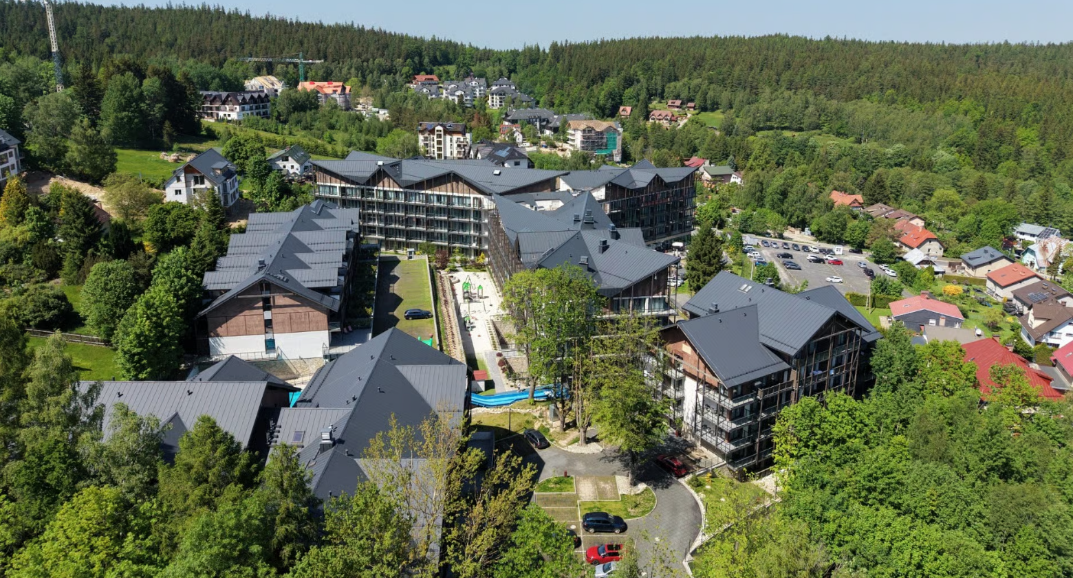 Wypoczynek w Górach Izerskich 🏔️🥾 Relaks w 5* aparthotelu z basenem i saunami 👙♨️