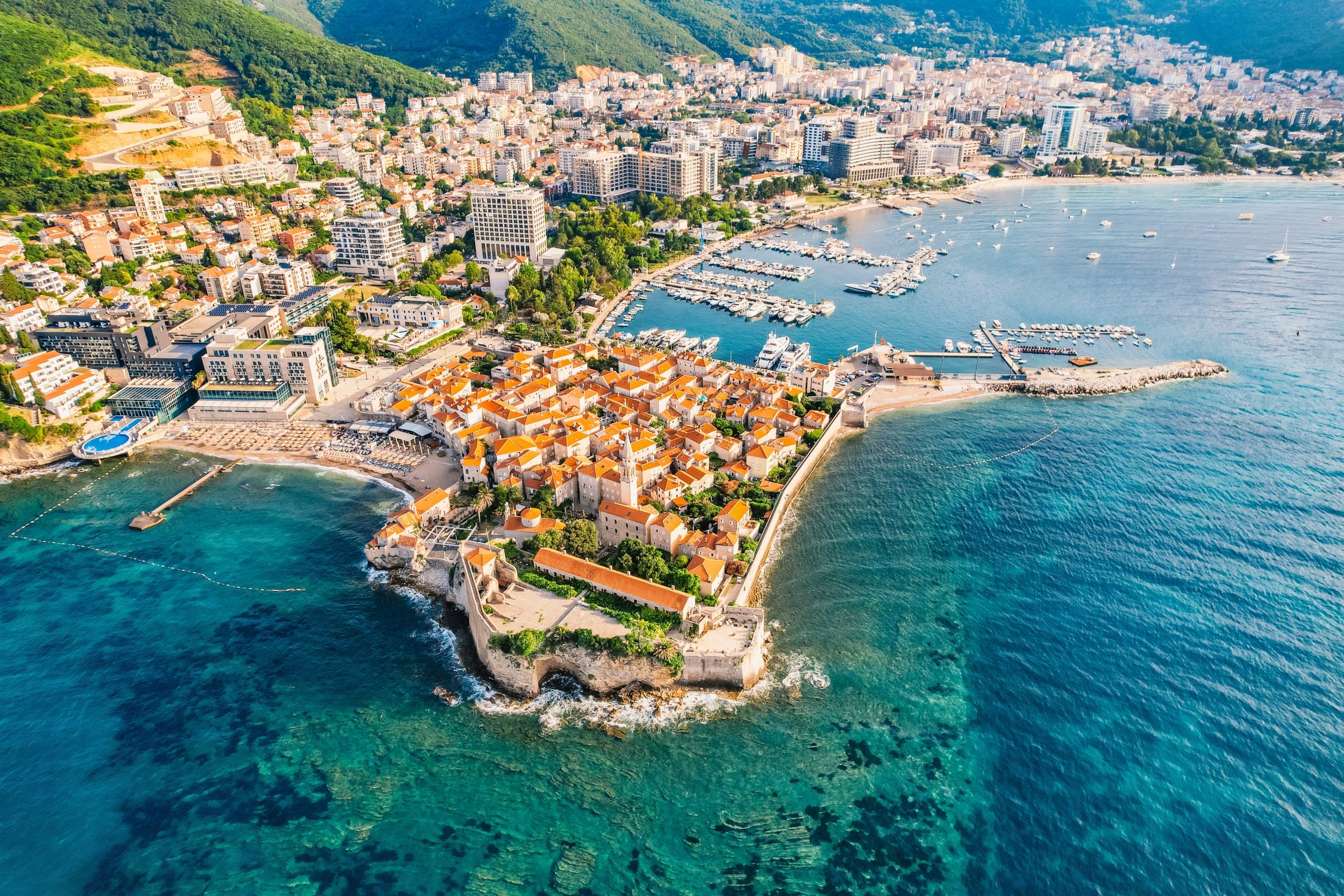 Czarnogóra w rytmie Adriatyku 🌊🏖️ Wypoczynek latem w hotelu za 2414 PLN