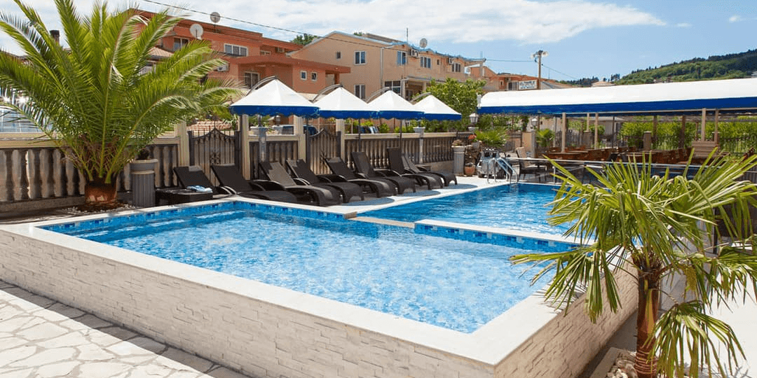 Rodzinny urlop w Ulcinj w Czarnogórze 🏖️ 4* hotel z wyżywieniem i transferem na plażę 🌊