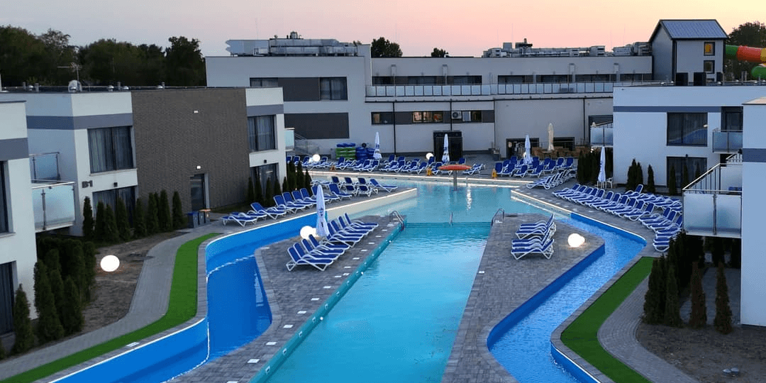 Bałtyk tuż za rogiem 🌊 Apartamenty nad jeziorem Resko z aquaparkiem i strefą spa 🧖