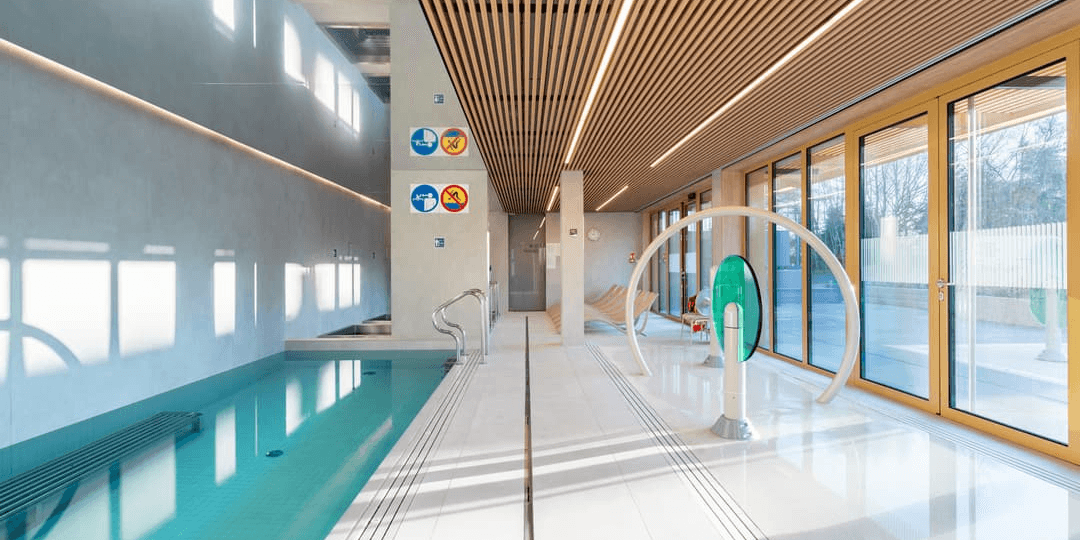 Nowy resort pod Kołobrzegiem 🌊 Wellness, basen i śniadania w cenie 🏖️