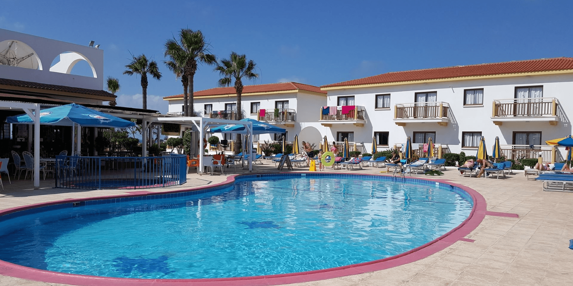 Wypocznij na pięknym Cyprze 🌊☀️ Wczasy w Larnace z wyżywieniem za 2229 PLN