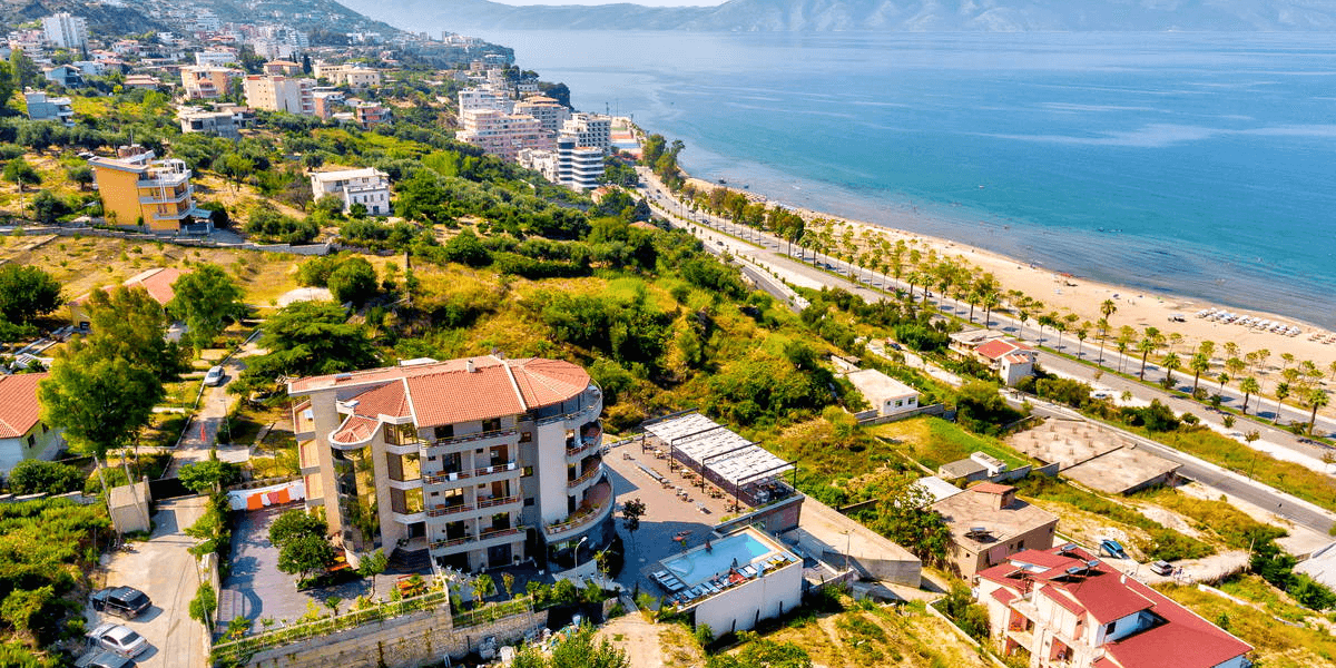 Wakacje na Riwierze Albańskiej 🏖️🌊 Tydzień z HB za 2236 zł 👙☕🥐