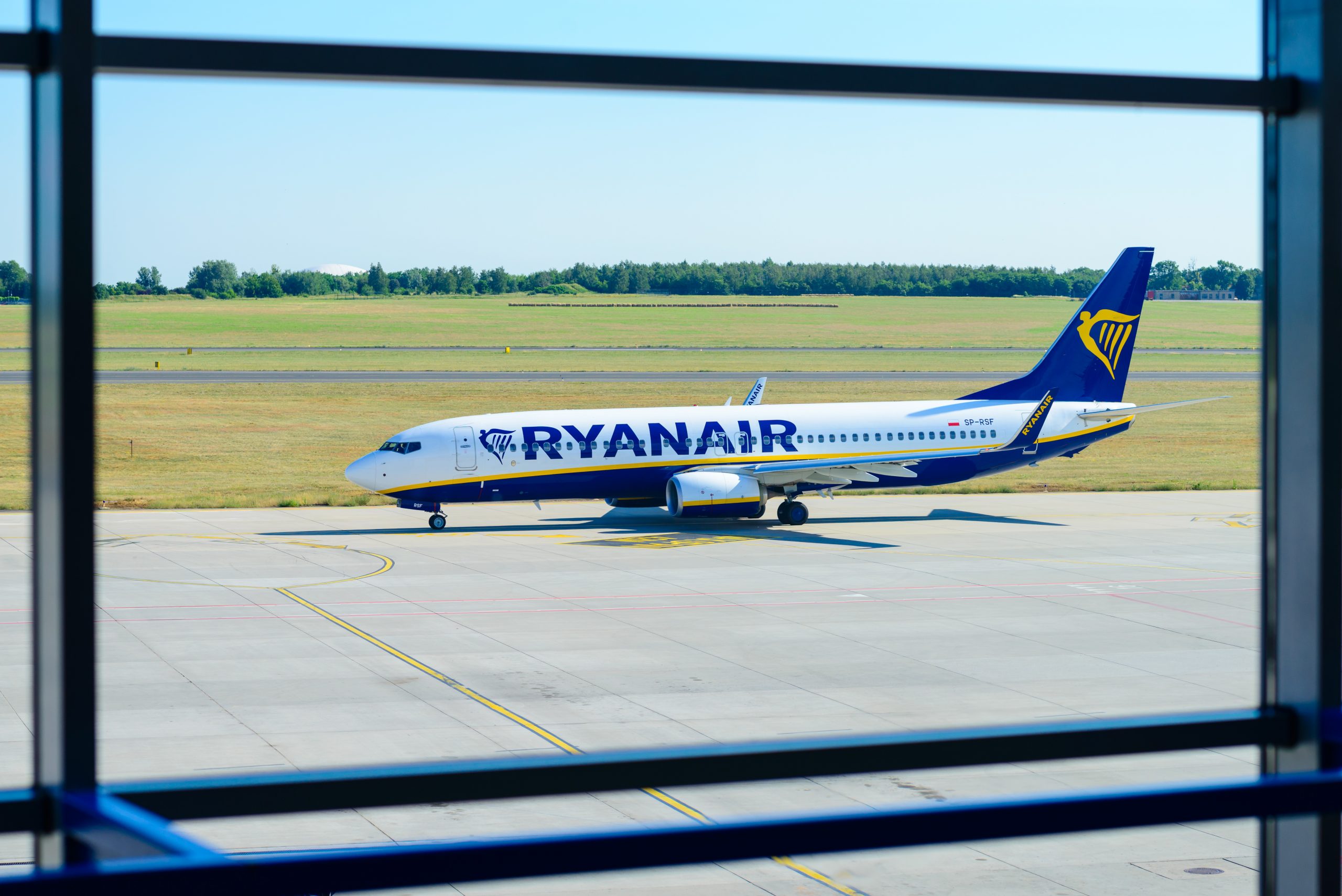 Ryanair zostawił 130 pasażerów na lotnisku w Poznaniu. Samolot odleciał 4 godziny przed czasem
