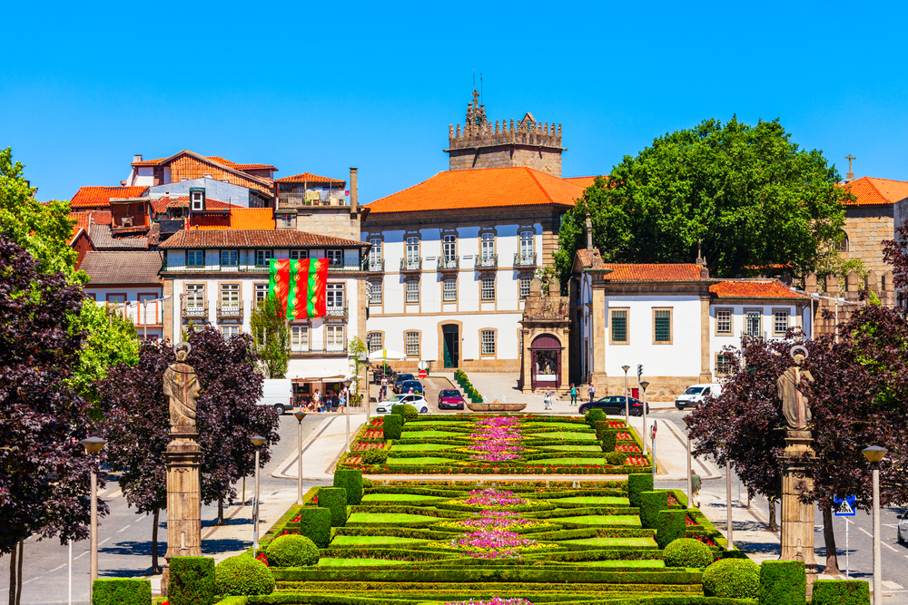 Przenieś się do średniowiecznej Portugalii ❗️🇵🇹 Guimarães za 909 PLN! 🏰 Loty + noclegi ✈️