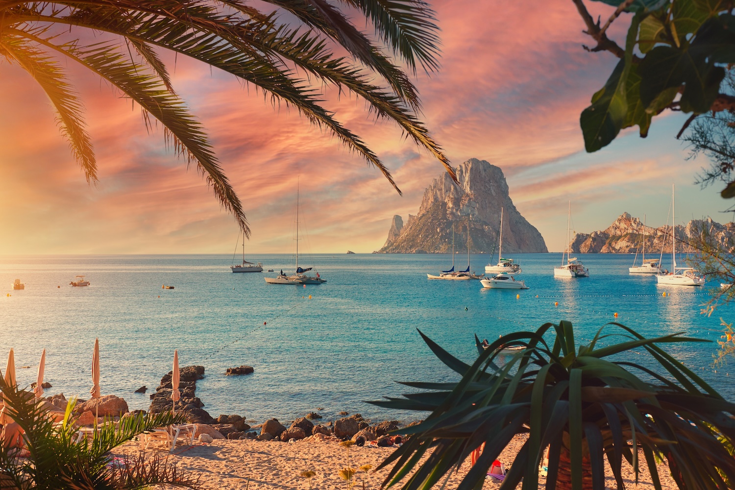Hiszpański kierunek z charakterem ☀️🌊 Loty Lufthansą na Ibizę od 616 PLN 🤯 Terminy również na wakacje 🏖️😎