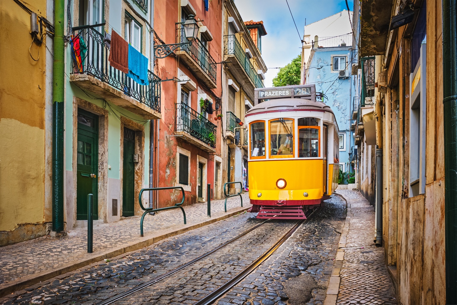 ✨Stolica Portugalii z weekendem! 😎 Lizbona za 999 PLN 🤯 Loty i ⭐⭐⭐⭐hotel 😍