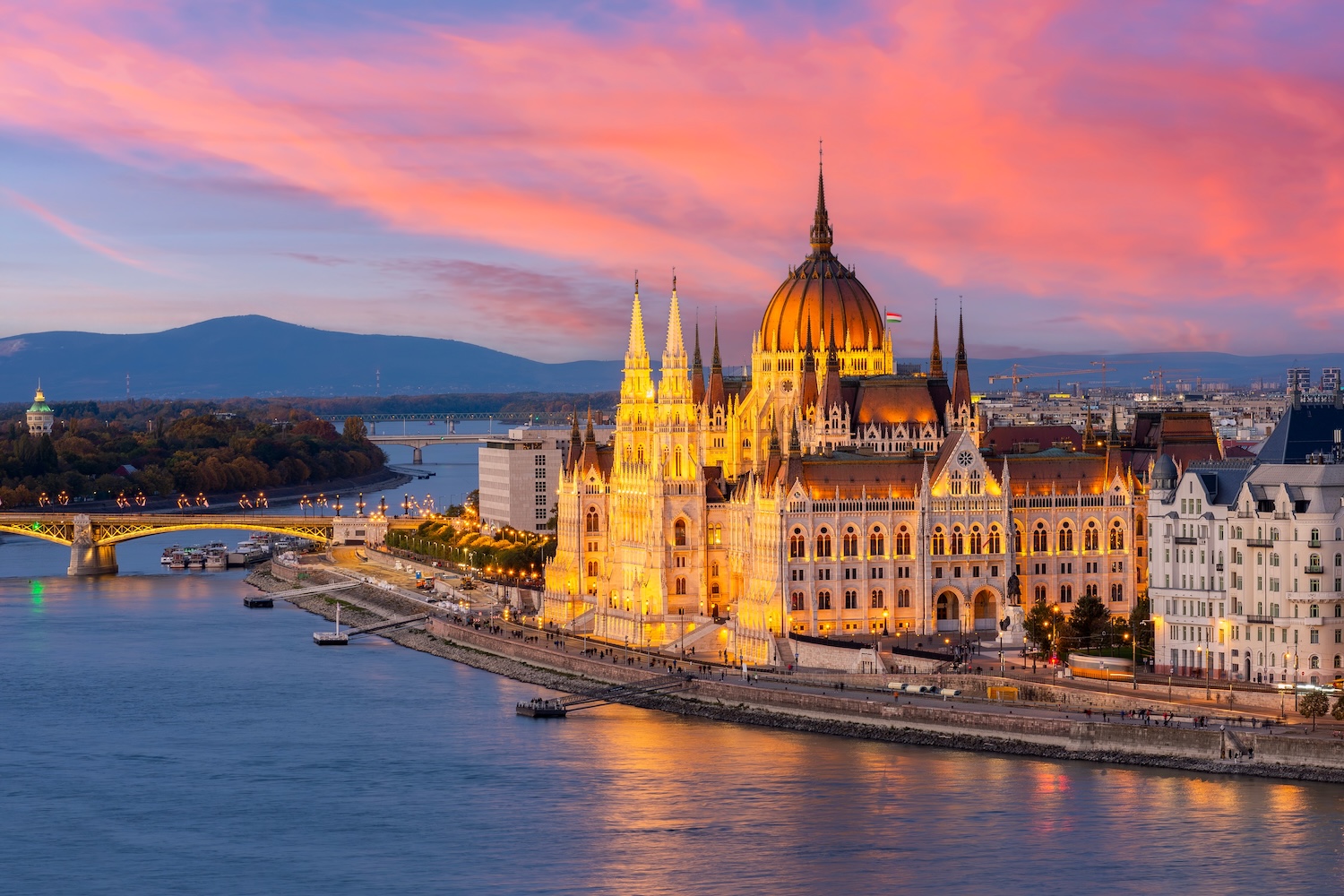 Budapeszt na weekend pełen wrażeń 🌆🤩 Loty i hotel w centrum za… 479 PLN 🤯💸