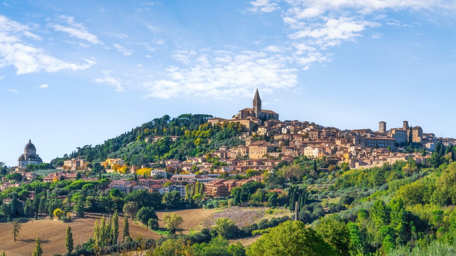Podróż w czasie do Umbrii 🏰🍷✈️ 6 dni w 4* hotelu nad jeziorem za 2839 PLN