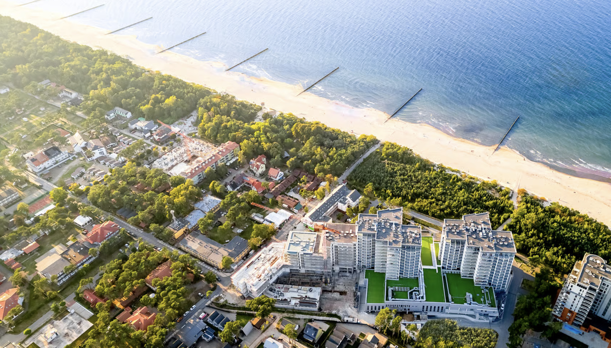 Summer Black Weeks na Travelist.pl ⚡️ Świetne hotele nad polskim wybrzeżem Morza Bałtyckiego 🌊