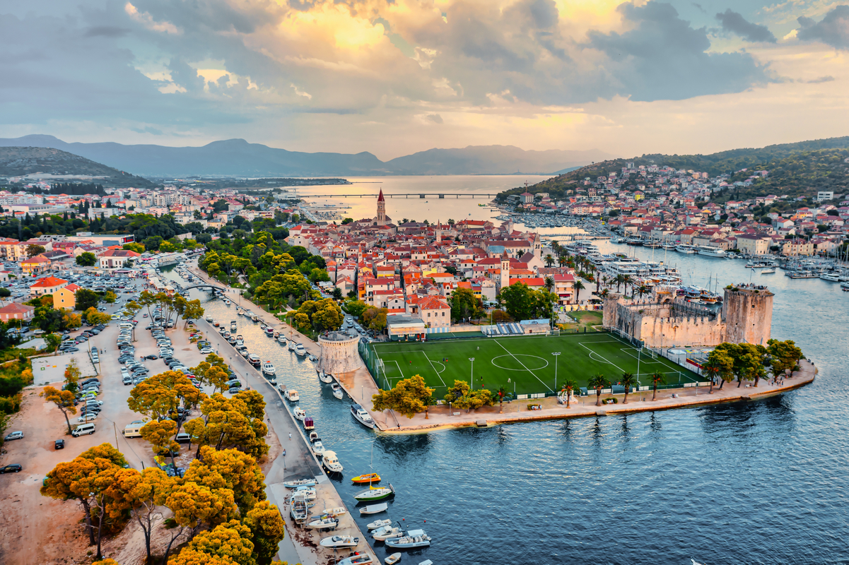 Dalmacja z widokiem na Adriatyk 🌊🏨 Wczasy w 4* hotelu za 2239 PLN